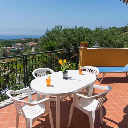 Blue Marlin Aparthotel 3*