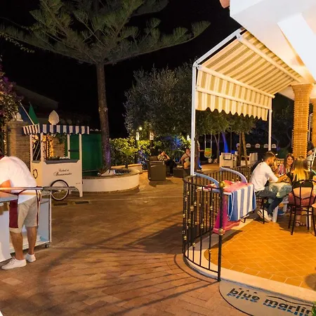 Blue Marlin Aparthotel 3*